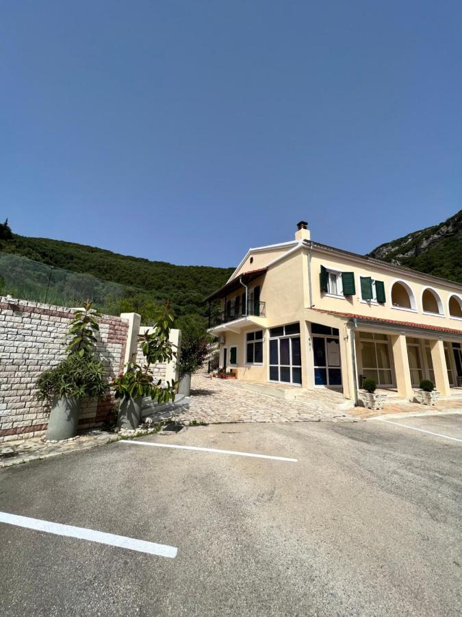 Lithino Apartments - 5Min From The Beach Agios Ioannis Peristerion Exteriör bild