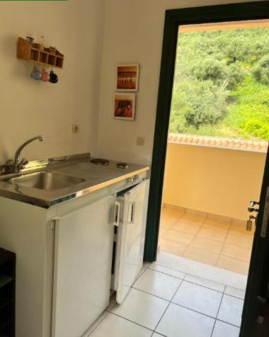 Lithino Apartments - 5Min From The Beach Agios Ioannis Peristerion Exteriör bild
